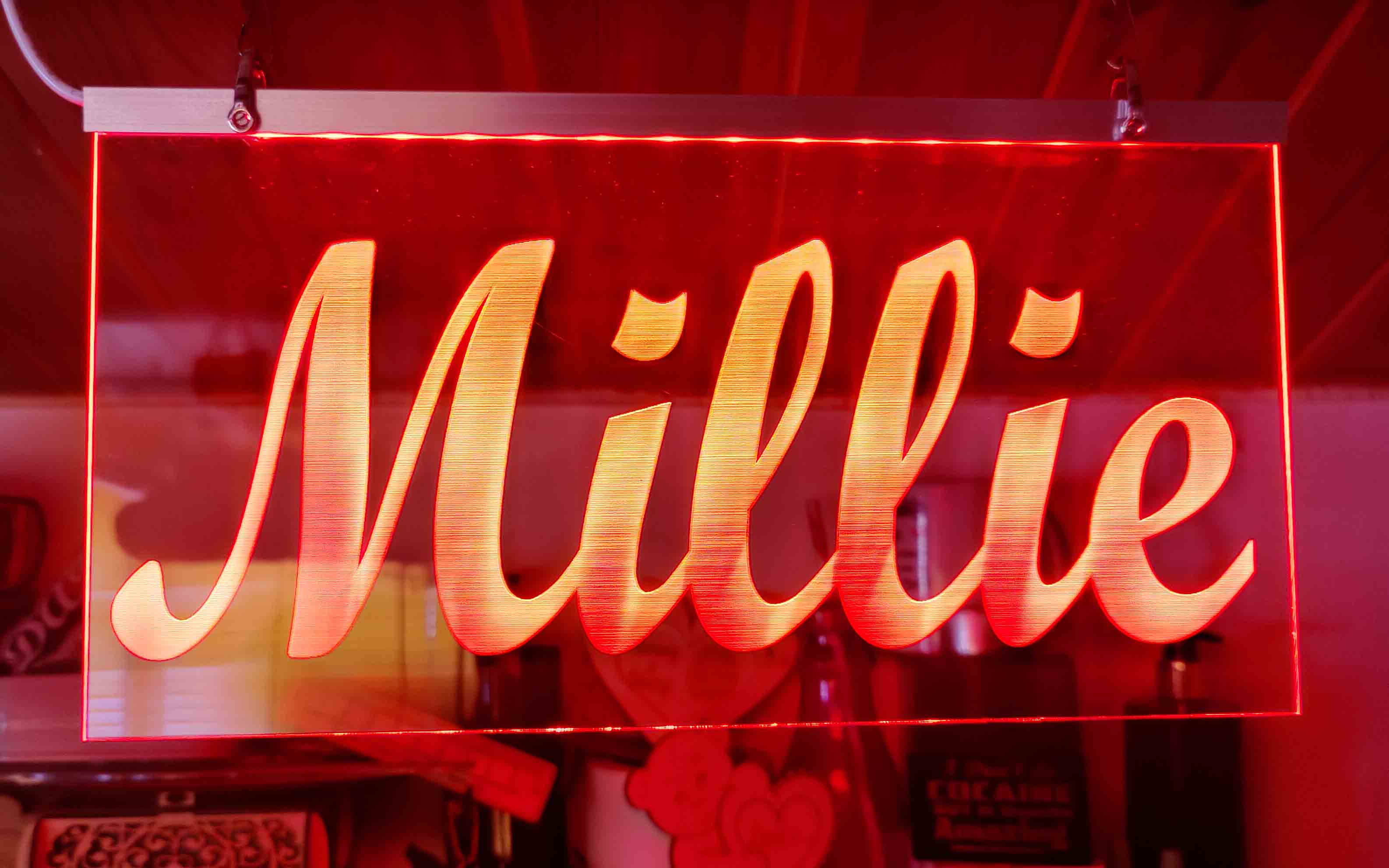 Led light up sign with any name engraved 